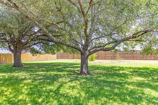216 E Montana Dr, Shiner, TX 77984 - Photo 24