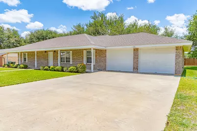 216 E Montana Drive, Shiner, TX 77984 - Photo 4