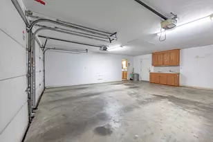 216 E Montana Dr, Shiner, TX 77984 - Photo 22