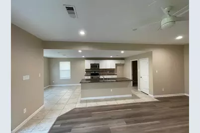 604 Willis, Alvin, TX 77511 - Photo 2