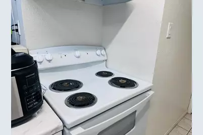 2750 Holly Hall Street #811, Houston, TX 77054 - Photo 8