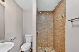 1004 S Shepherd Dr, Baytown, TX 77520 - Photo 26