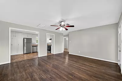 1004 S Shepherd Drive, Baytown, TX 77520 - Photo 8