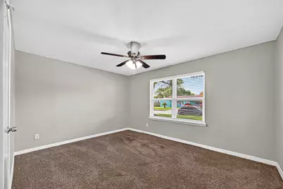 1004 S Shepherd Drive, Baytown, TX 77520 - Photo 28