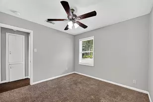 1004 S Shepherd Dr, Baytown, TX 77520 - Photo 32