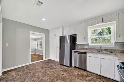 1004 S Shepherd Drive, Baytown, TX 77520 - Photo 10