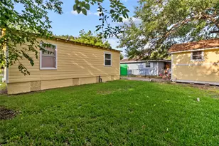 605 Pearl St, Baytown, TX 77520 - Photo 12