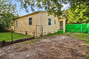 605 Pearl St, Baytown, TX 77520 - Photo 10
