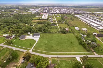 17810 County Road 125, Pearland, TX 77581 - Photo 2