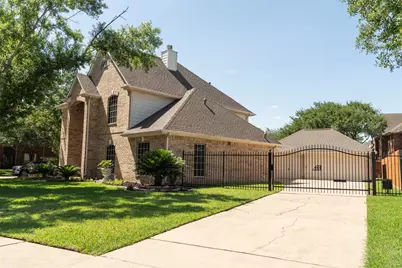 3207 Long Bough Court, Houston, TX 77059 - Photo 2