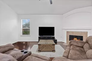 2001 Running Brook Ln, Pearland, TX 77584 - Photo 6