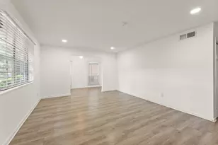 12633 Memorial Dr, Houston, TX 77024 - Photo 2