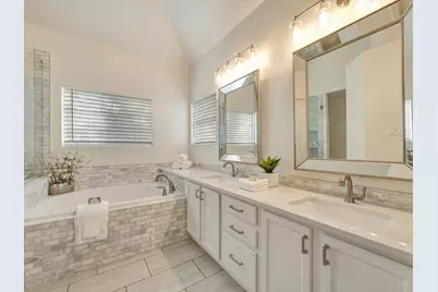 14810 Silver Knight Court, Houston, TX 77062 - Photo 18