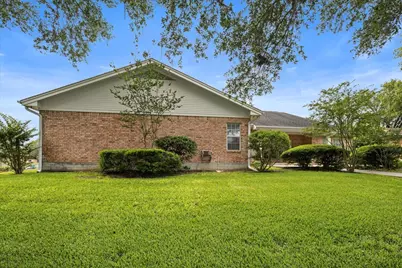 159 Charles Street, La Grange, TX 78945 - Photo 8