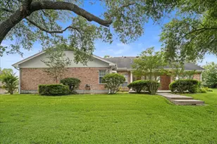 159 Charles St, La Grange, TX 78945 - Photo 6