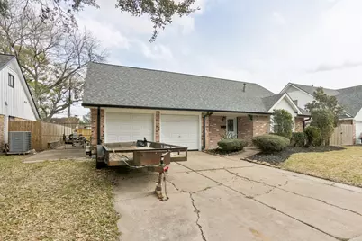 2705 Huckleberry Lane, Pasadena, TX 77502 - Photo 2
