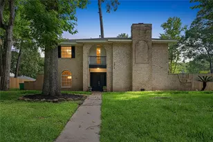 2019 Thousand Pines Dr, Kingwood, TX 77339 - Photo 2
