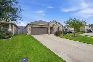 428 Kohls Crest Rd, La Porte, TX 77571 - Photo 1