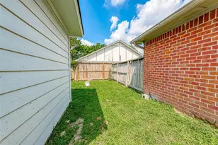 9310 Corner Oaks Ln, Houston, TX 77036 - Photo 36