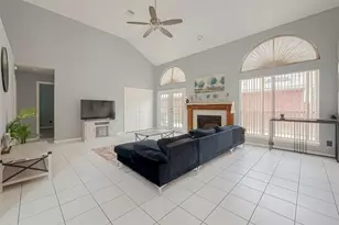 9310 Corner Oaks Ln, Houston, TX 77036 - Photo 12