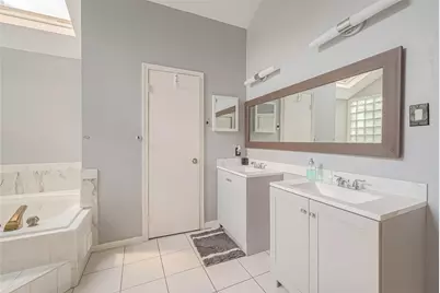 9310 Corner Oaks Ln, Houston, TX 77036 - Photo 28