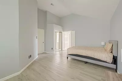 9310 Corner Oaks Ln, Houston, TX 77036 - Photo 26