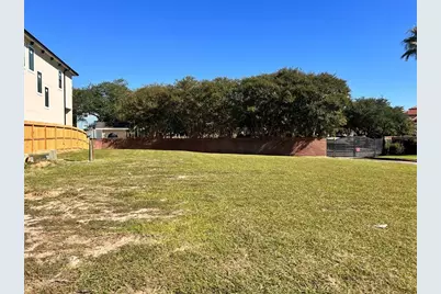 716 Harborside Way, Kemah, TX 77565 - Photo 1