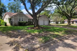 6302 Hanley Ln, Houston, TX 77016 - Photo 2