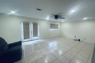 6302 Hanley Ln, Houston, TX 77016 - Photo 10