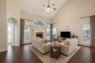 2202 Summer Wind Dr, Sugar Land, TX 77479 - Photo 10