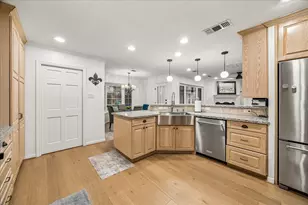 12706 Barryknoll Ln, Houston, TX 77024 - Photo 8