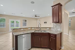 2875 Torano Cir, League City, TX 77573 - Photo 14
