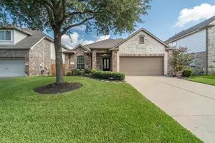 2875 Torano Cir, League City, TX 77573 - Photo 2