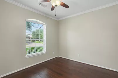 2875 Torano Circle, League City, TX 77573 - Photo 8