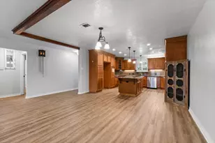 303 Greenwood Dr, Livingston, TX 77351 - Photo 8