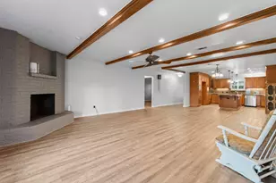 303 Greenwood Dr, Livingston, TX 77351 - Photo 4