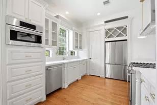 2702 Nicholson St, Houston, TX 77008 - Photo 14