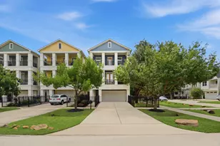 2702 Nicholson St, Houston, TX 77008 - Photo 2
