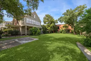 221 Emerson St, Houston, TX 77006 - Photo 1