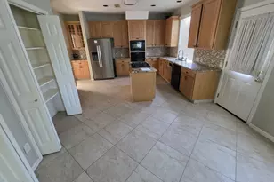 2706 Sterling Fields Dr, Pearland, TX 77584 - Photo 2