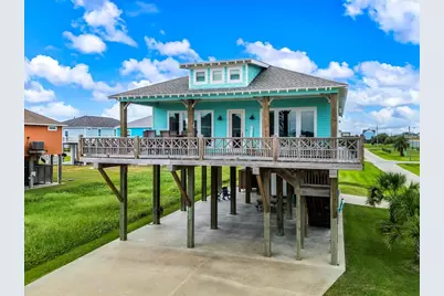 879 Wommack, Crystal Beach, TX 77650 - Photo 2