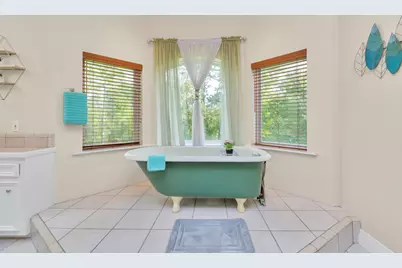 1730 Lakeshore Drive, Kingwood, TX 77339 - Photo 38