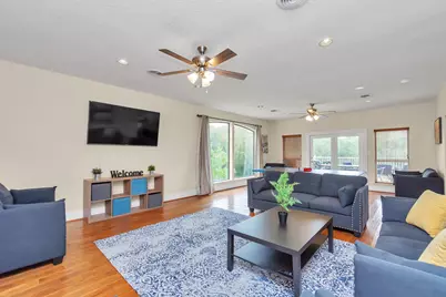 1730 Lakeshore Drive, Kingwood, TX 77339 - Photo 6