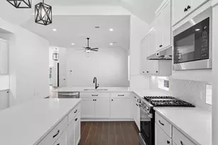 11114 Midland Hawthorn Pl, Cypress, TX 77433 - Photo 6