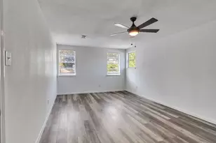 12710 Crow Valley Ln, Houston, TX 77099 - Photo 20