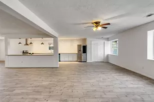 12710 Crow Valley Ln, Houston, TX 77099 - Photo 4