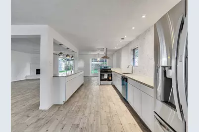 12710 Crow Valley Lane, Houston, TX 77099 - Photo 8