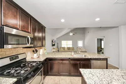 8126 Carillon Way, Rosharon, TX 77583 - Photo 14