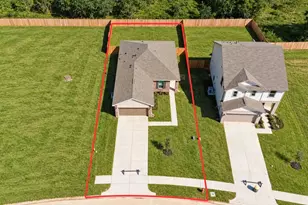5619 Blackbird Ln, Hitchcock, TX 77563 - Photo 2