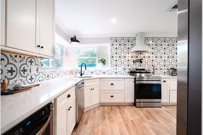 419 Magnolia Bend, New Caney, TX 77357 - Photo 6